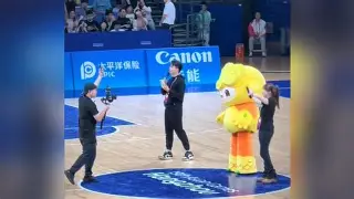 今天赛场风云，胜者笑哈哈！