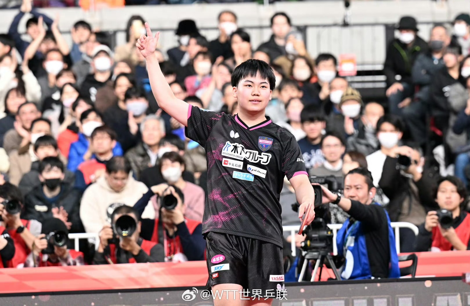 包含日本选手再次刷新纪录，横扫羽毛球赛场的词条