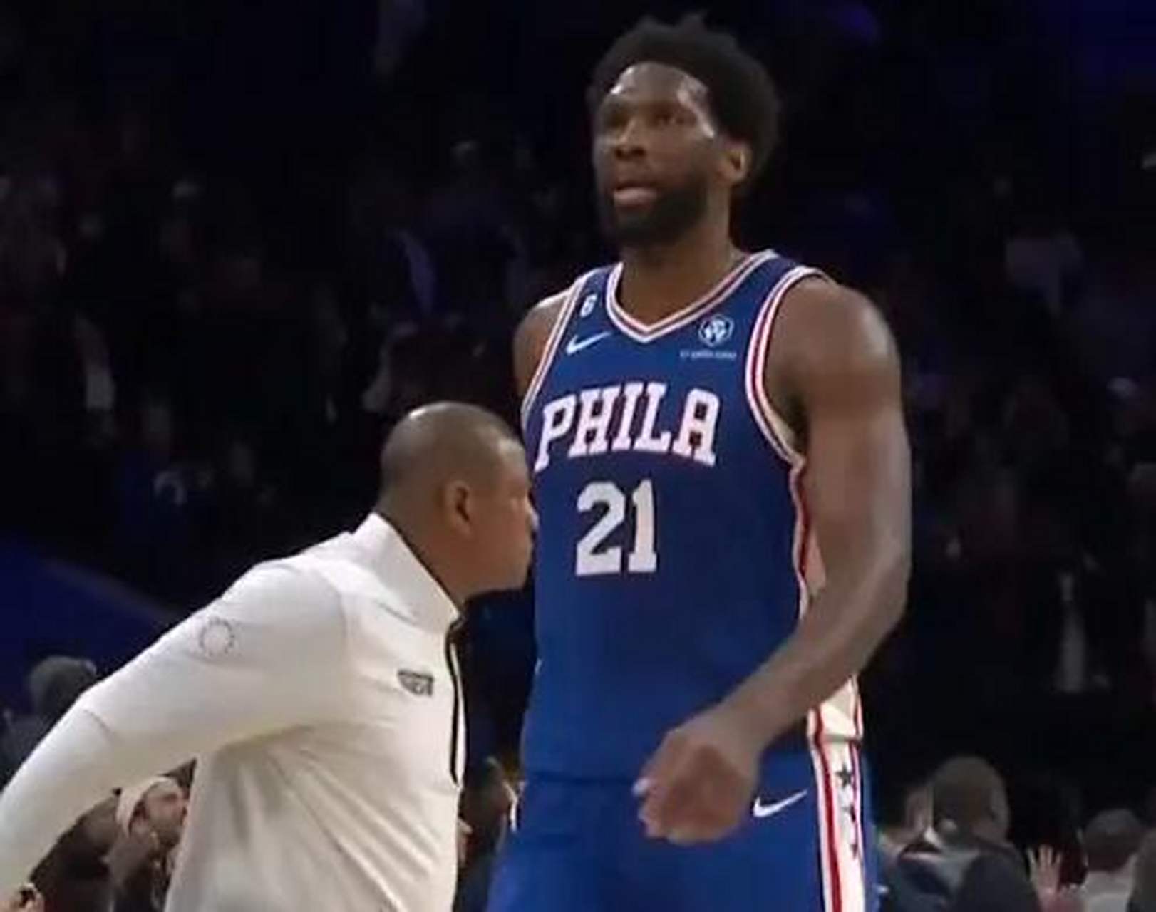 76人击败老鹰，恩比德大放异彩