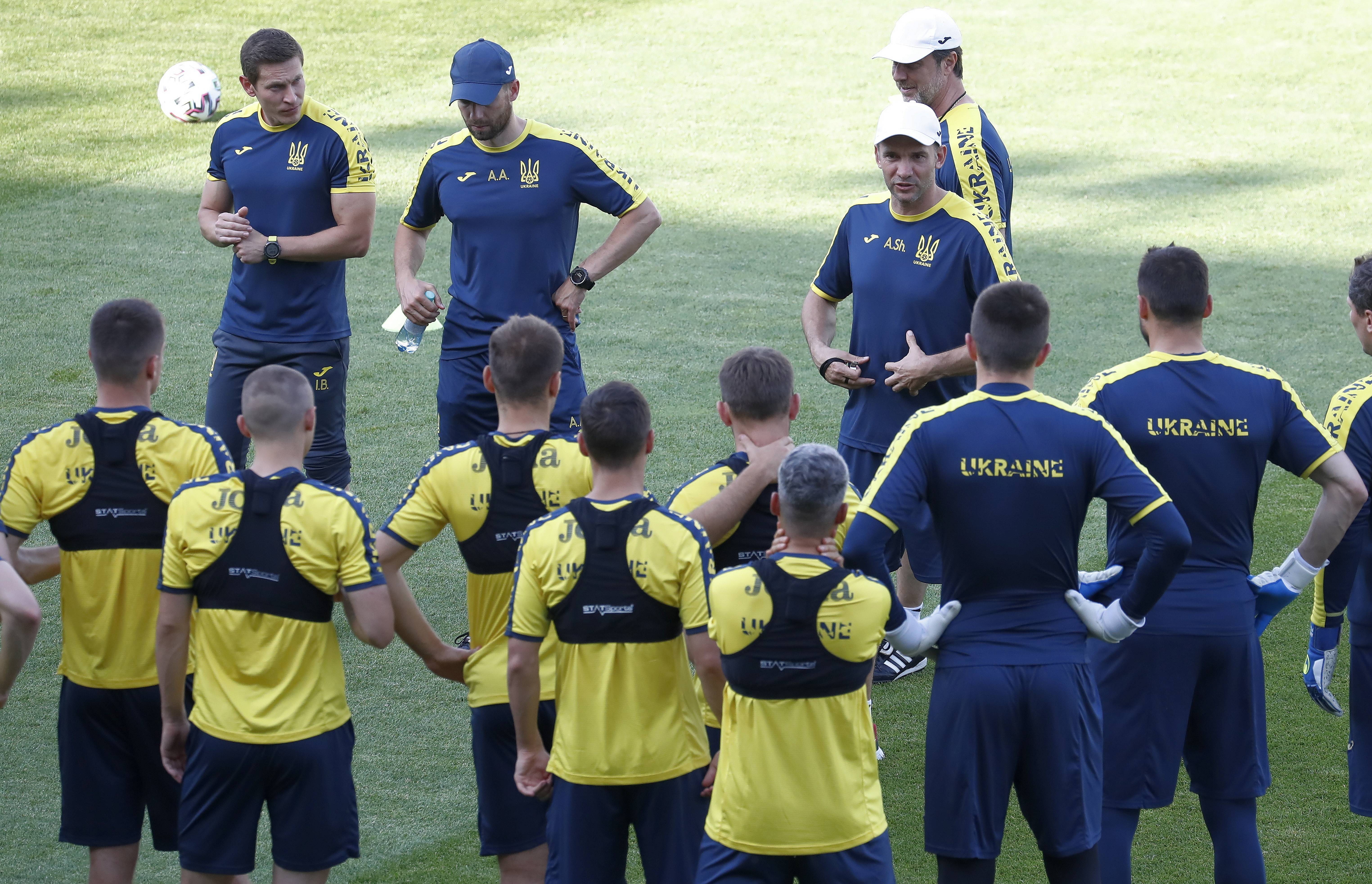 欧洲足球选拔赛建议：希腊队团结一心，共克时艰为重