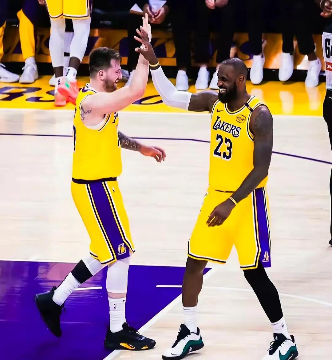 开云体育下载-包含开拓者略胜湖人，抢七大战备战中的词条