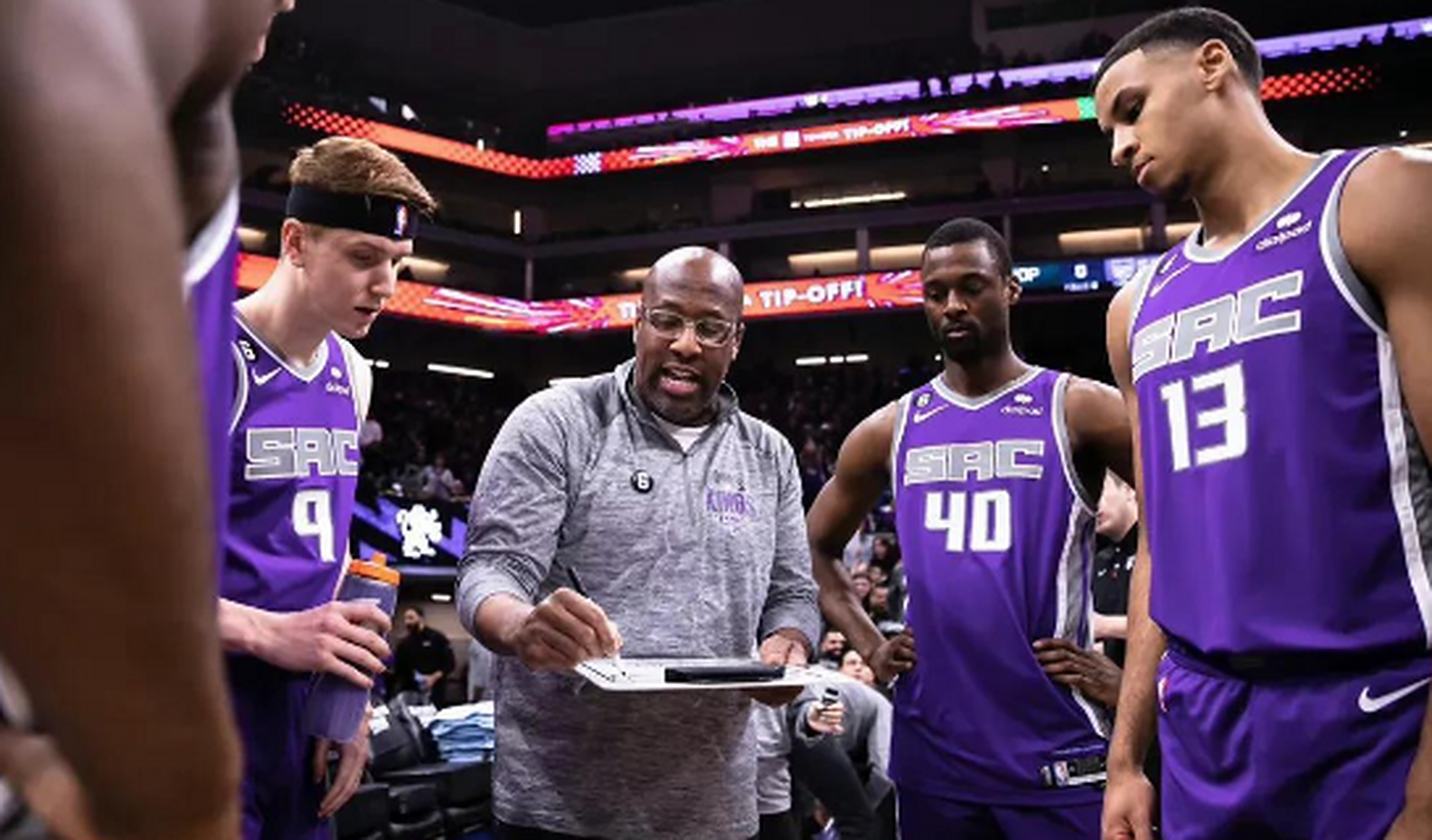 关于包括雄鹿在内，多支球队准备迎战季后赛的信息