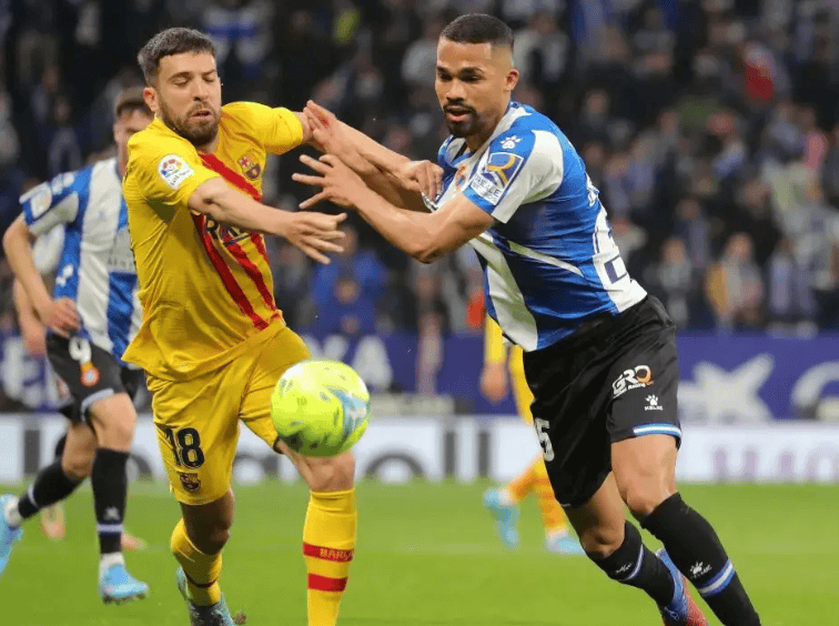 马略卡与比利亚雷亚尔争夺第一，备受关注的简单介绍