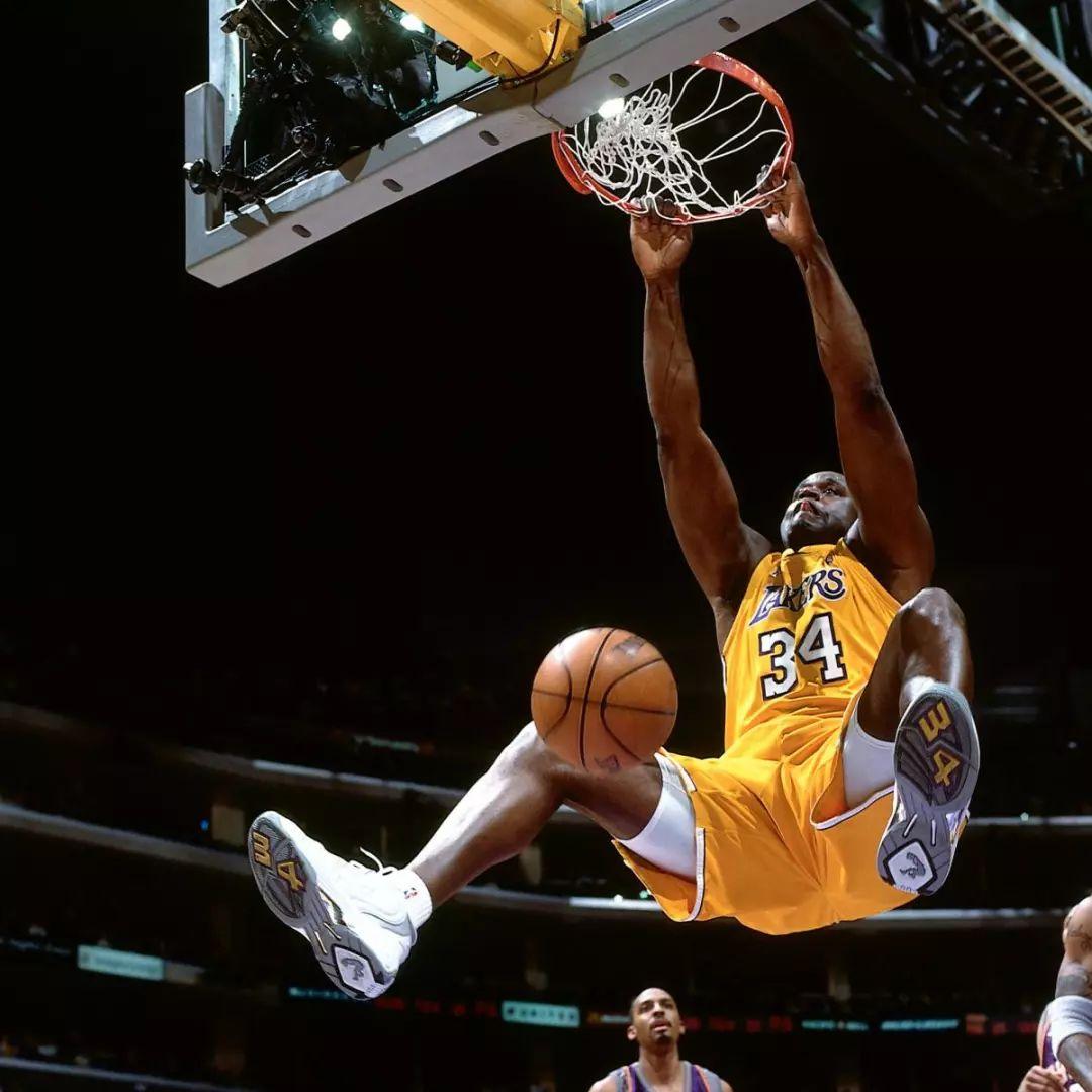 开云APP-后卫砍分成为焦点，球员表现超卓