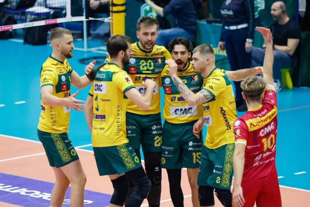 波兰队险胜日本队,林高远统治全场的简单介绍 波兰队险胜日本队,林高远统治全场的简单介绍