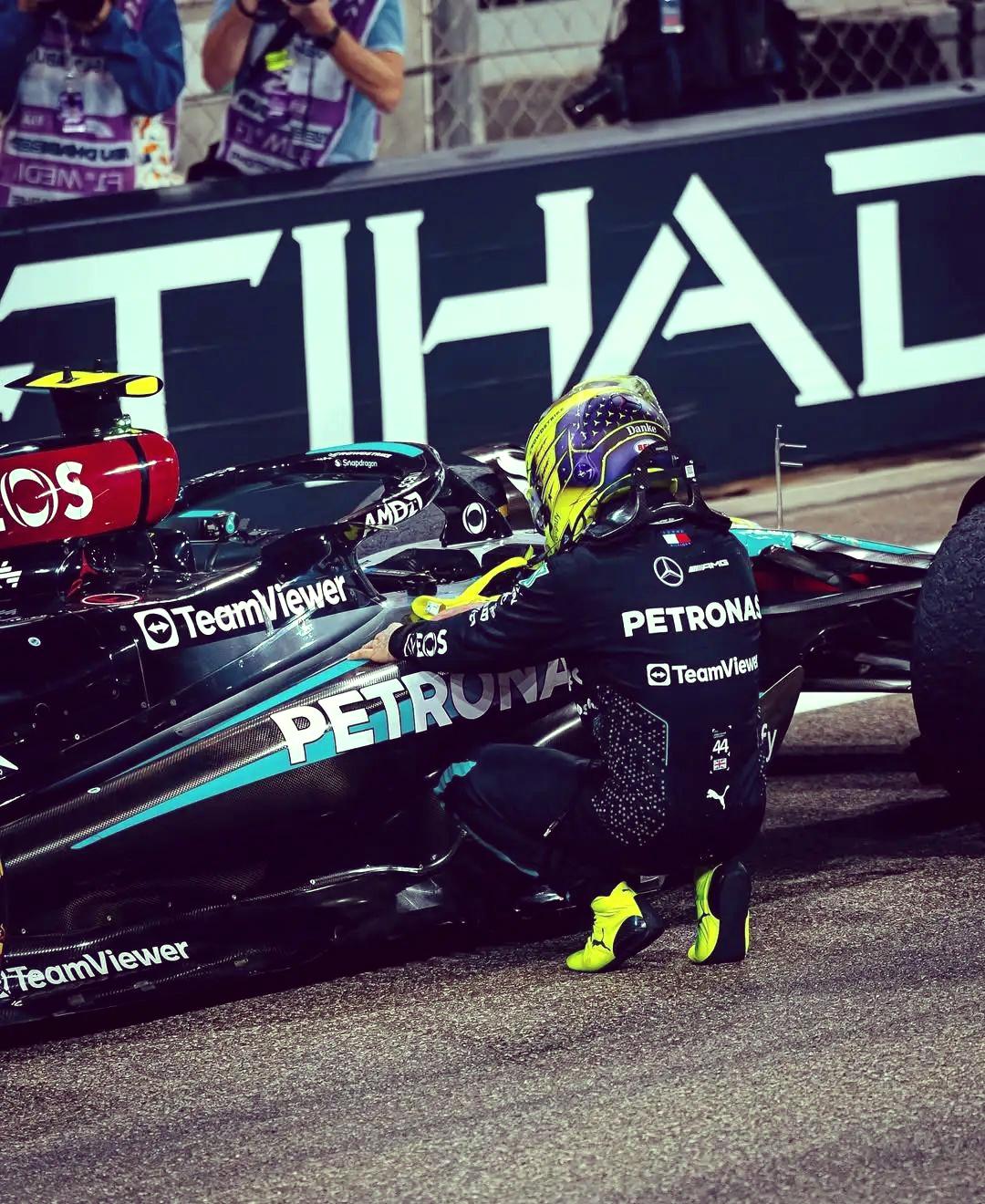 威廉姆斯逆转梅赛德斯,汉密尔顿点燃赛场的简单介绍 威廉姆斯逆转梅赛德斯,汉密尔顿点燃赛场的简单介绍