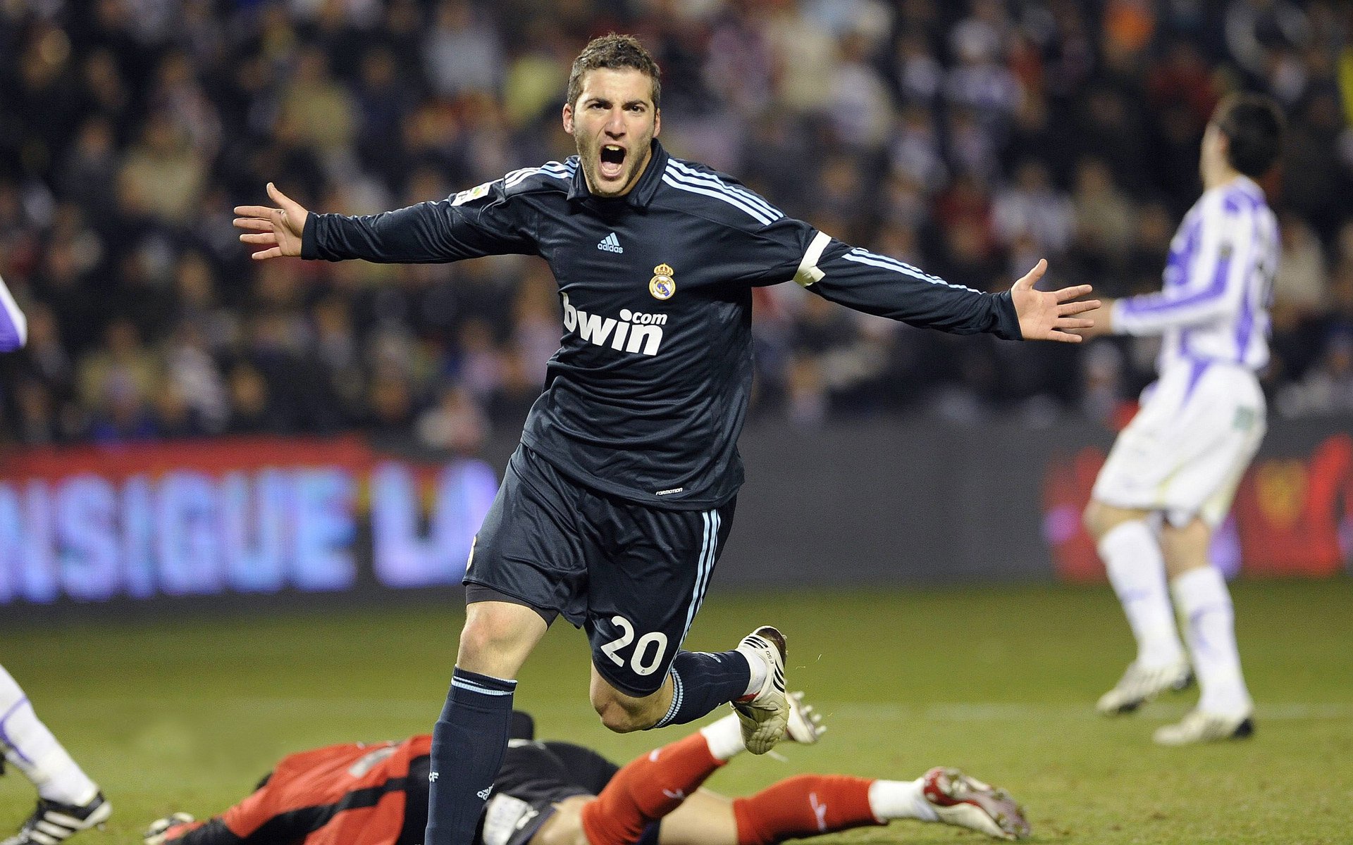 球场霸权，从麦迪逊花园到欧冠赛场，赢家逻辑如此相似