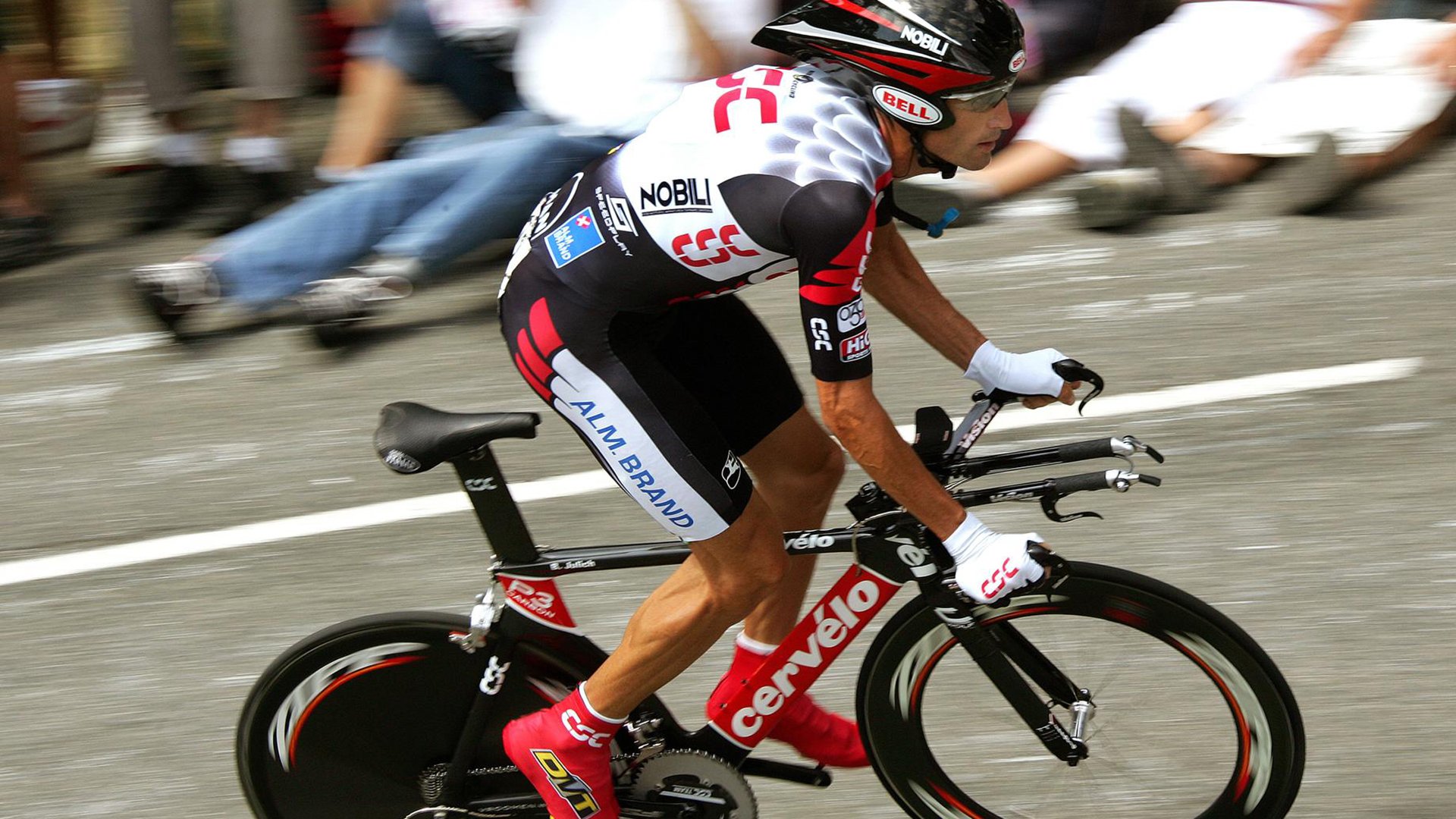 撕裂次元壁!平行宇宙的终极碰撞,广东男篮如何用血肉之躯封印了死神杜兰特